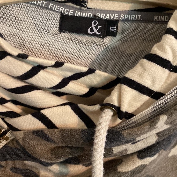Ampersand Camo Double hooded sweatshirt (M1) - Picture 3 of 6